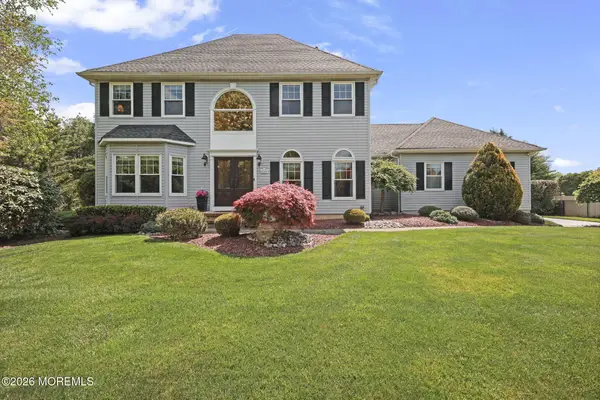 5 Mohegan Road, Freehold, NJ 07728