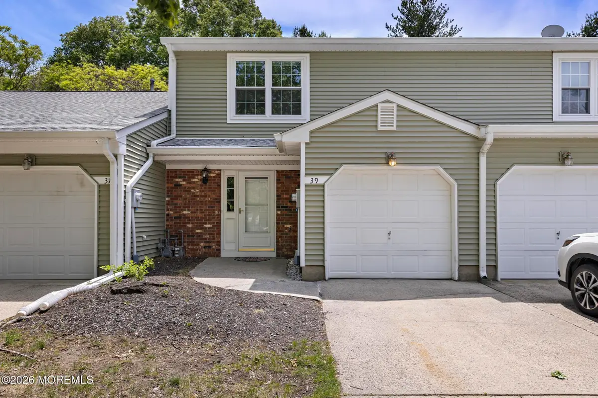 39 Oak Lane, Eatontown, NJ 07724 - #1