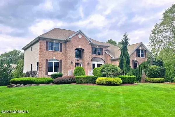 9 Woodmere Road, Monroe, NJ 08831