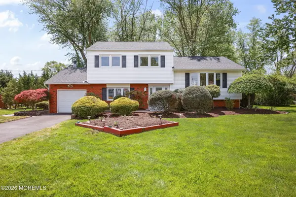 7 Kilmer Drive, Manalapan, NJ 07726