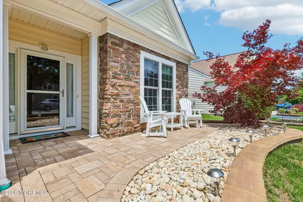 5 Montrose Lane, Manchester, NJ 08759