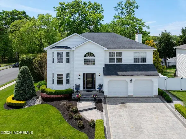 49 Diamond Lane, Howell, NJ 07731