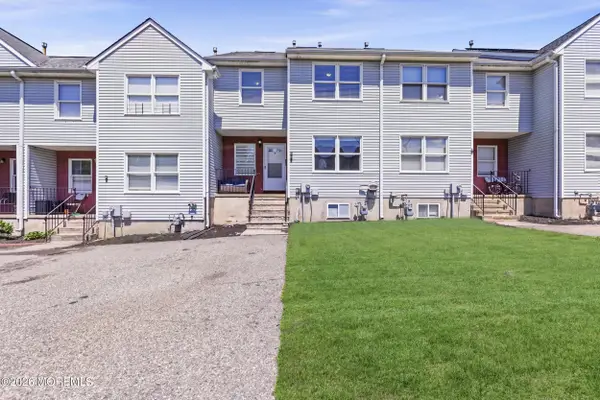 7 Branchwood Drive, Lakewood, NJ 08701