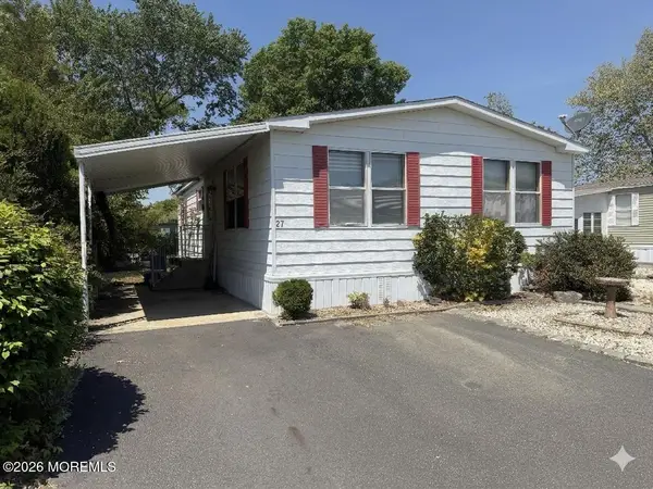 27 Hearth Way, Toms River, NJ 08755