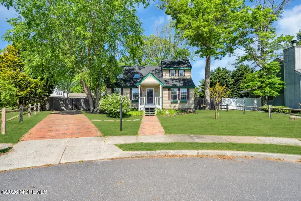 352 Cedar Drive, Manahawkin, NJ 08050