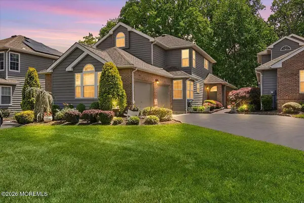 42 Fairway Boulevard, Monroe, NJ 08831