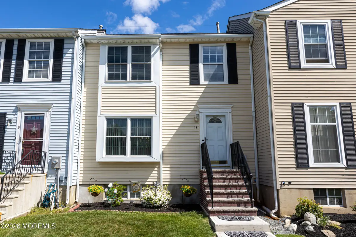 18 Pero Court, Sayreville, NJ 08872 - #1