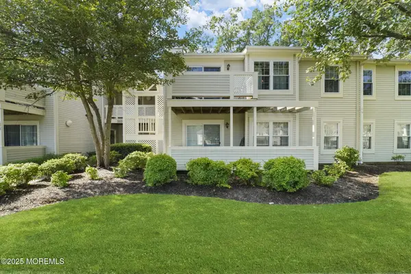 567 Applewood Court, Howell, NJ 07731