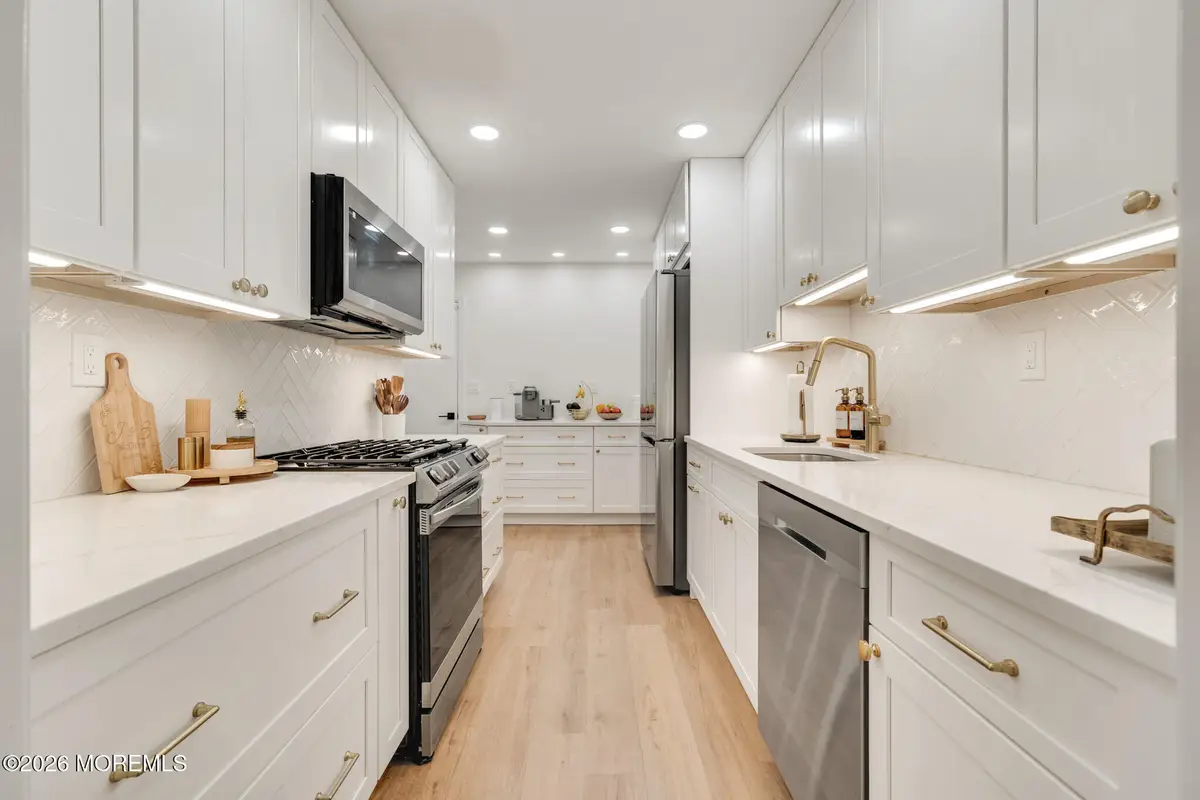 76 Chestnut Way #7-6, Manalapan, NJ 07726 - #1