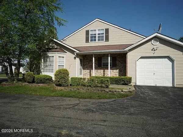 81 Farnworth Close #1000, Freehold, NJ 07728