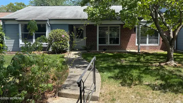 846A Winchester Court, Manchester, NJ 08759