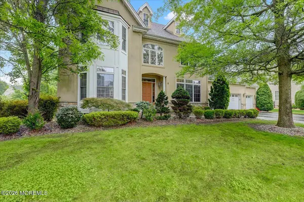 6 Huggins Lane, Manalapan, NJ 07726