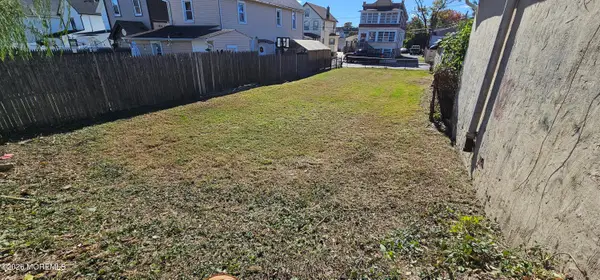 15 Henry Street, South River, NJ 08882