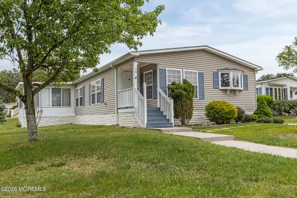 70 Pine Ridge Boulevard, Whiting, NJ 08759