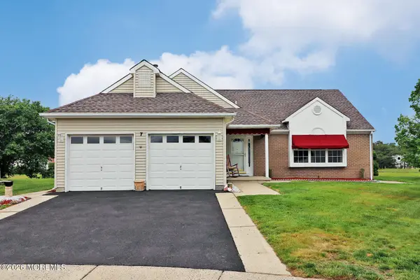 7 Alton Court, Toms River, NJ 08757
