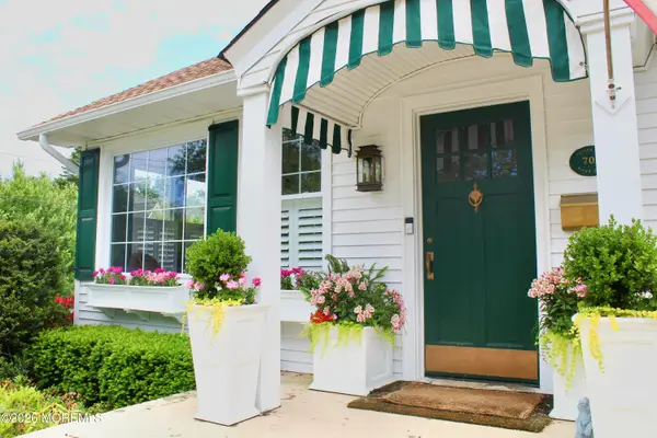 702 River Road, Fair Haven, NJ 07704