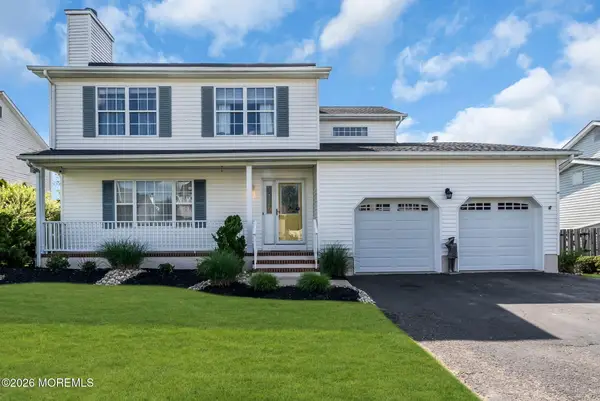 10 Sally Street, Howell, NJ 07731