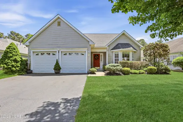 47 Rosewood Drive, Lakewood, NJ 08701