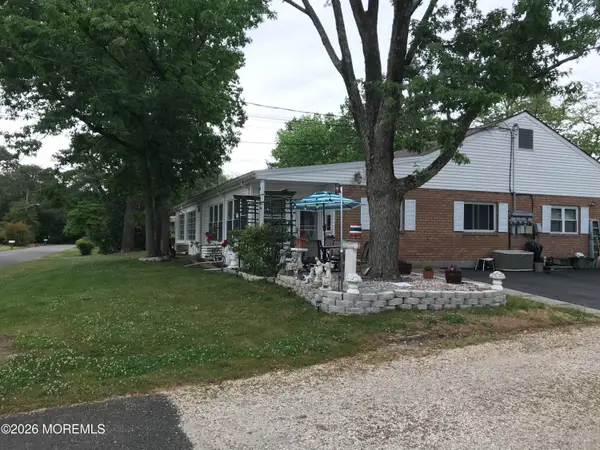 5 A Hemlock Street, Toms River, NJ 08757