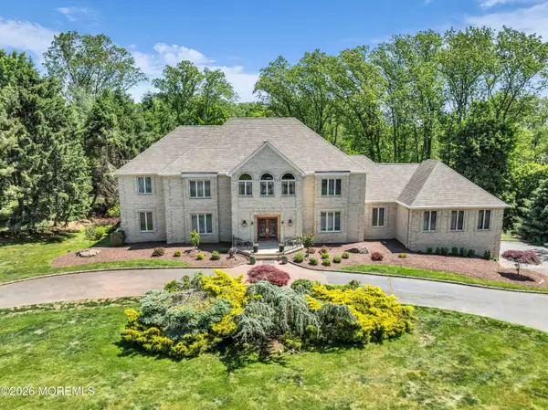 427 Fawns Run, Morganville, NJ 07751