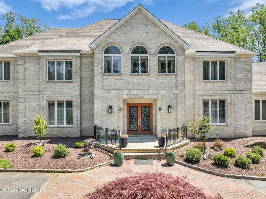 427 Fawns Run, Morganville, NJ 07751 - #3