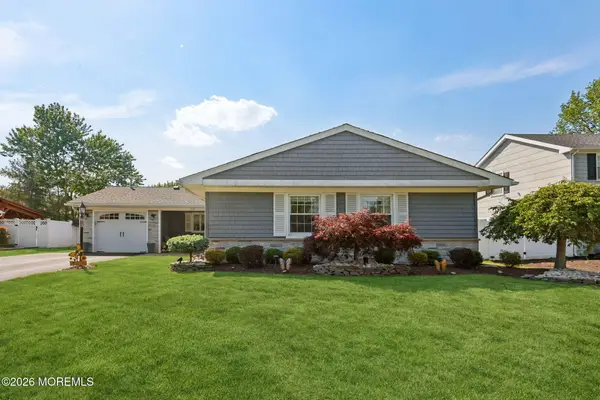210 Deerfield Lane, Aberdeen, NJ 07747
