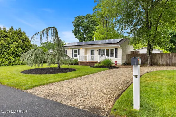 172 Bosun Avenue, Manahawkin, NJ 08050