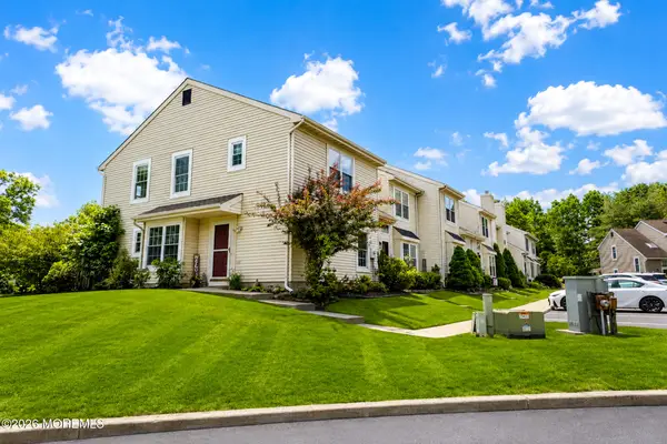 44 Alameda Court, Eatontown, NJ 07724