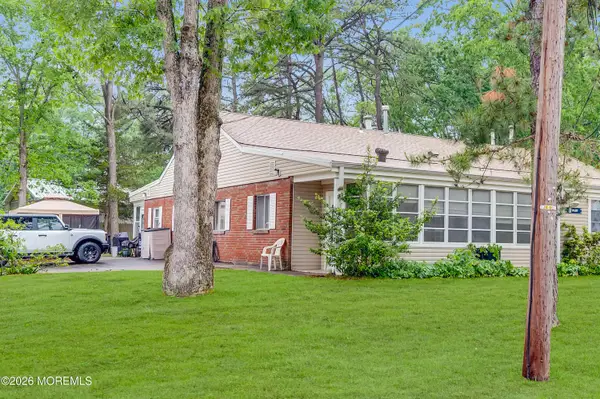 8B Walnut Street, Toms River, NJ 08757