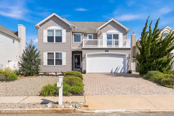 14 Toppinglift Drive, Bayville, NJ 08721