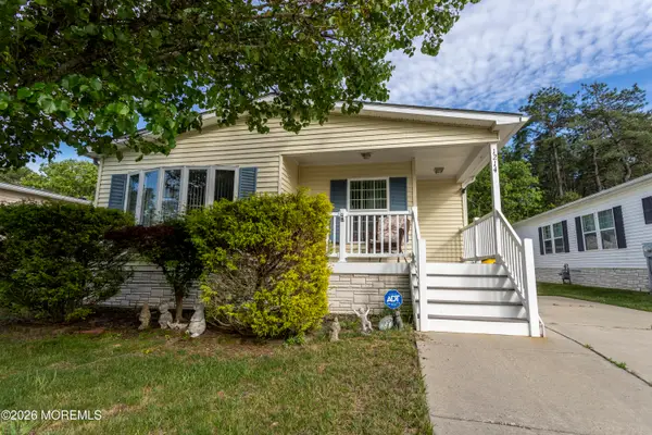 1214 Winding Brook Way, Whiting, NJ 08759