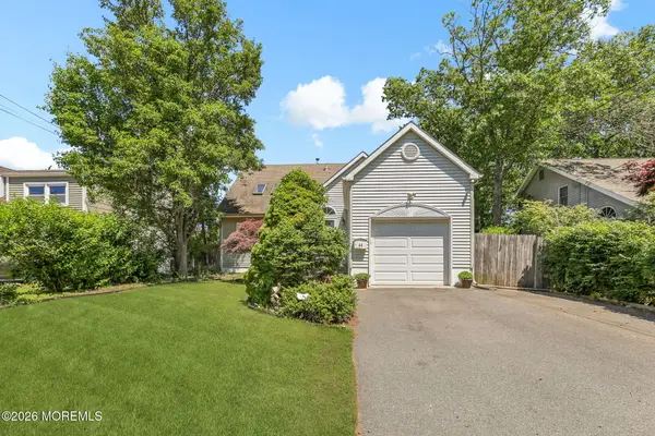44 East Drive, Toms River, NJ 08753