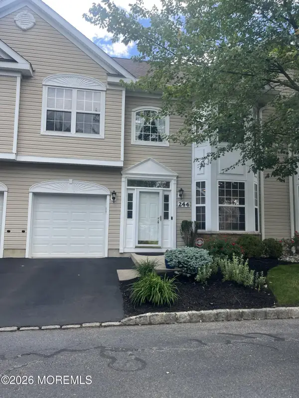 244 Shinnecock Drive, Manalapan, NJ 07726