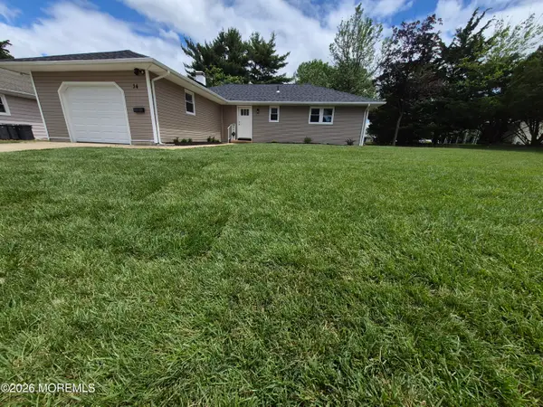 34 Barbuda Street, Toms River, NJ 08757