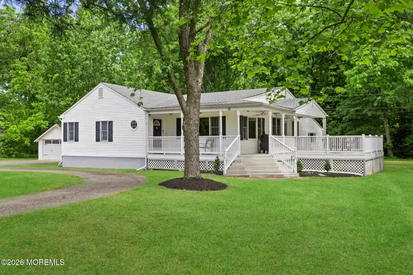 23 Bloomer Drive, Burlington, NJ 08016