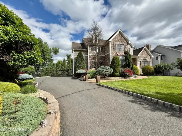 1 Hartman Court, Clark, NJ 07066