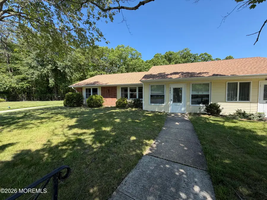 220A Buckingham Court, Lakewood, NJ 08701 - #2