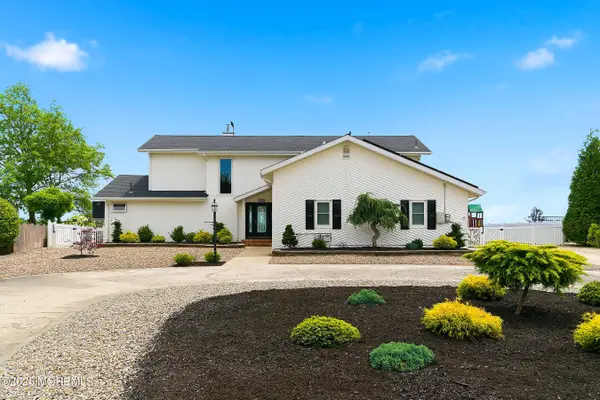 180 Country Club Boulevard, Little Egg Harbor, NJ 08087