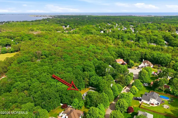 8 Country Woods Lane, Pine Beach, NJ 08741