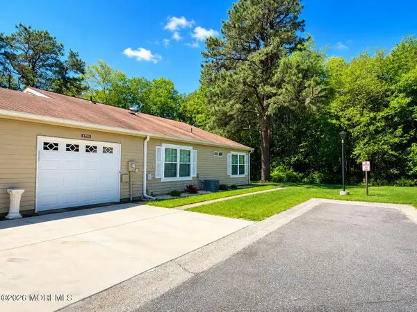 470A Chelsea Court, Manchester, NJ 08759