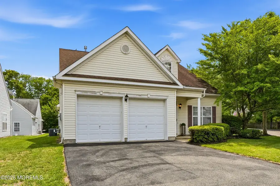 5 Holly Manor Court, Helmetta, NJ 08828 - #2