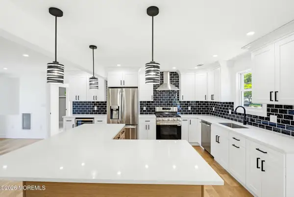 48 Kendall Drive, Parlin, NJ 08859