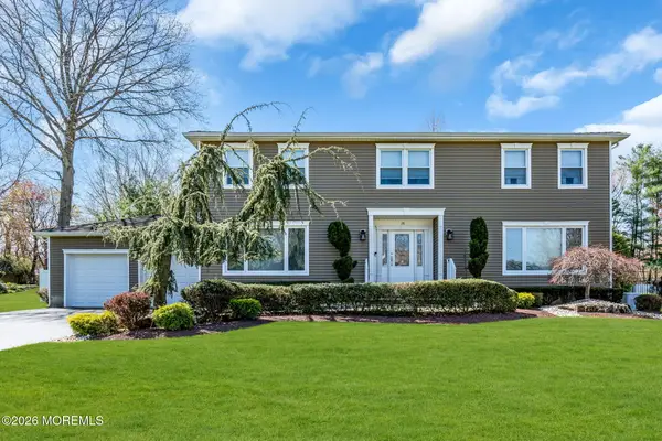14 Scott Drive, Morganville, NJ 07751