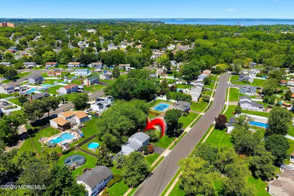 20 Bromley Drive, Hazlet, NJ 07730