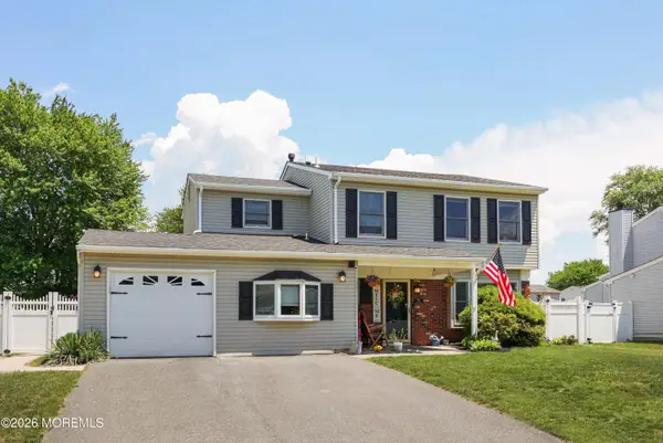 70 Starlight Road, Howell, NJ 07731