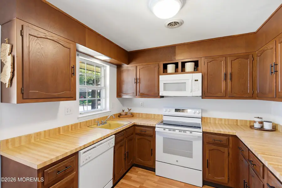 21 Cambridge Circle #B, Manchester, NJ 08759 - #3