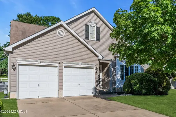 5 Shadow Creek Court, Jackson, NJ 08527