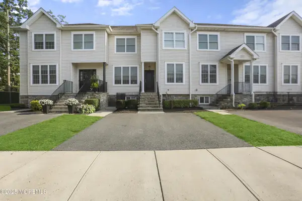 4 Stamford Hill Road, Lakewood, NJ 08701