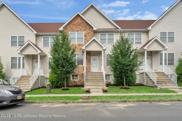 37 Sanz Town Road, Lakewood, NJ 08701