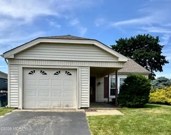 57 Sandhurst Street, Manchester, NJ 08759